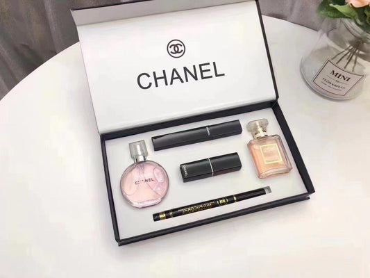 Coco Chanel Miniature set with make up